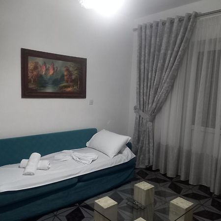 Goni Guest House ซารานเดอ ภายนอก รูปภาพ