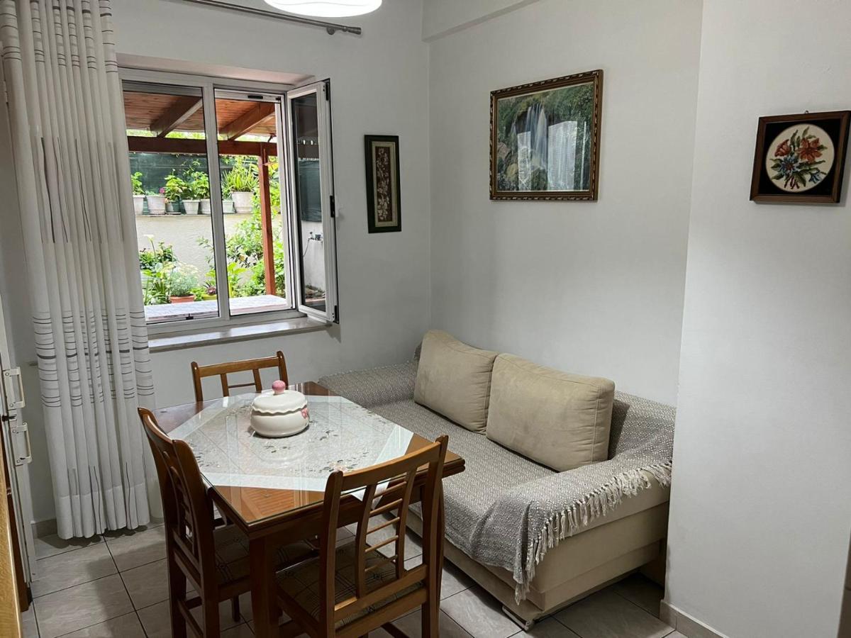 Goni Guest House ซารานเดอ ภายนอก รูปภาพ