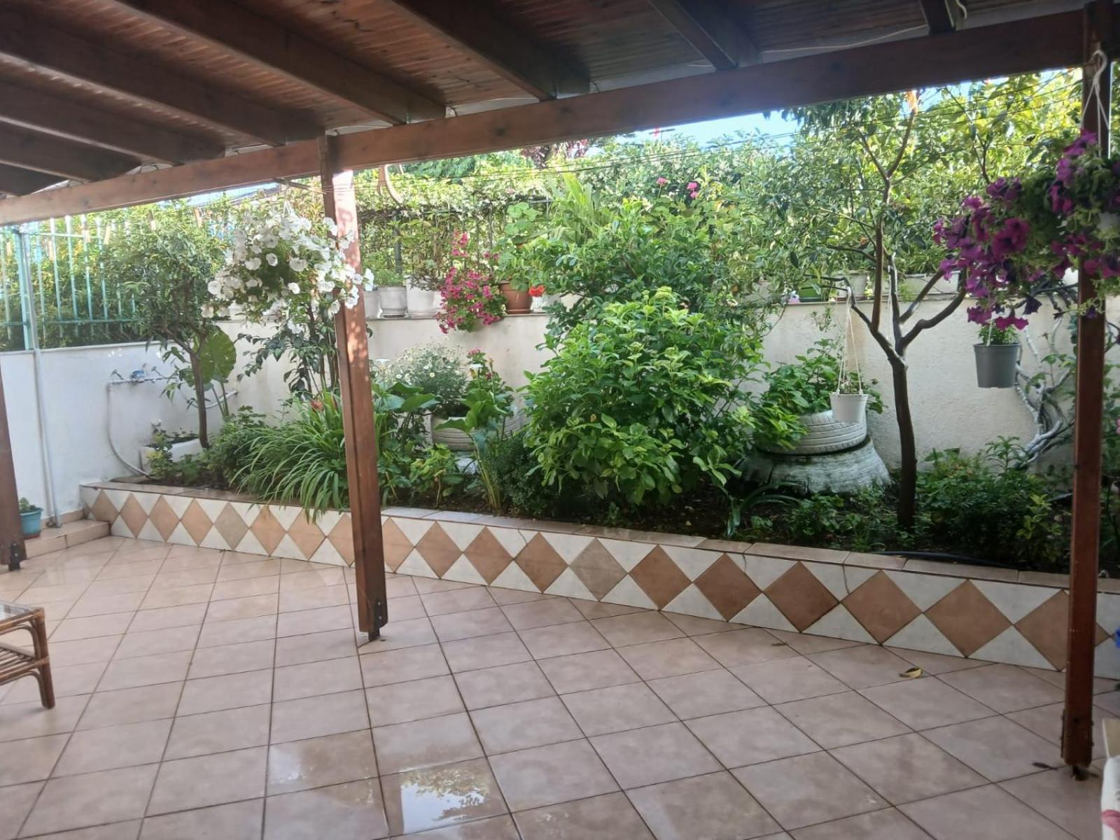 Goni Guest House ซารานเดอ ภายนอก รูปภาพ